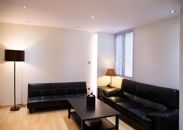 Athens Best Location, 6 Ermou Street, Syntagma Square