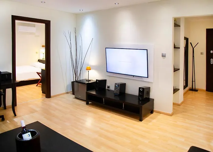 Athens Best Location, 6 Ermou Street, Syntagma Square