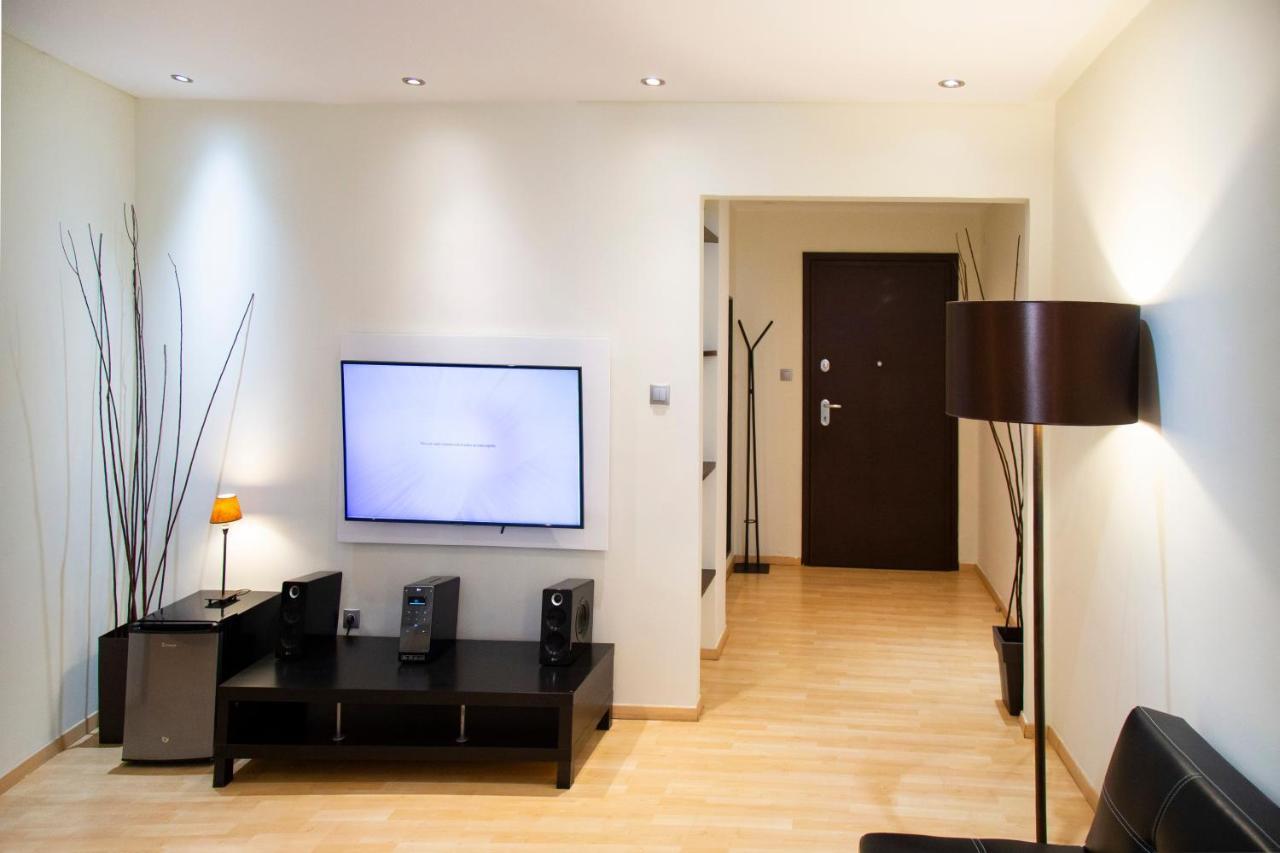 Apartamento Location, 6 Ermou Street, Syntagma Square *