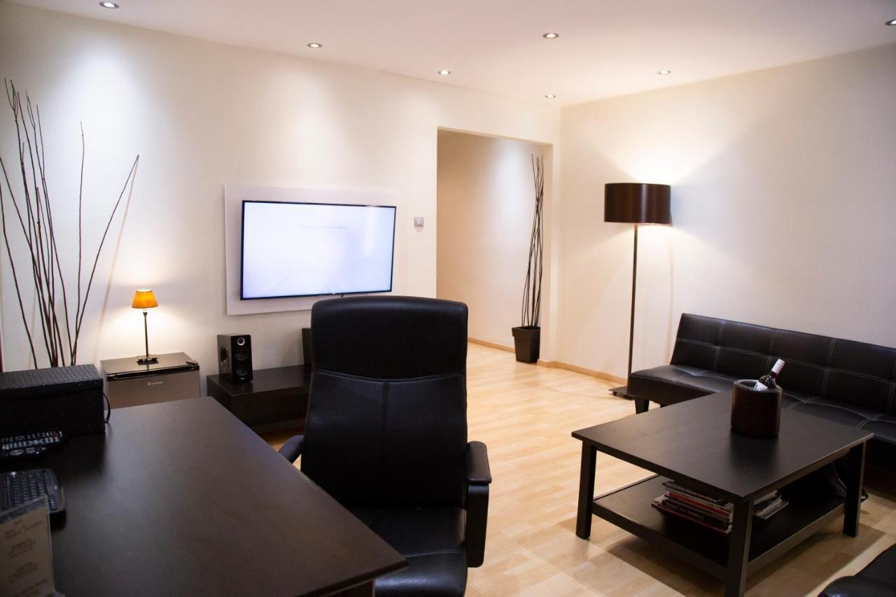 Location, 6 Ermou Street, Syntagma Square * Atenas