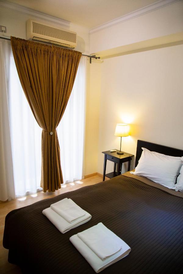 Location, 6 Ermou Street, Syntagma Square *